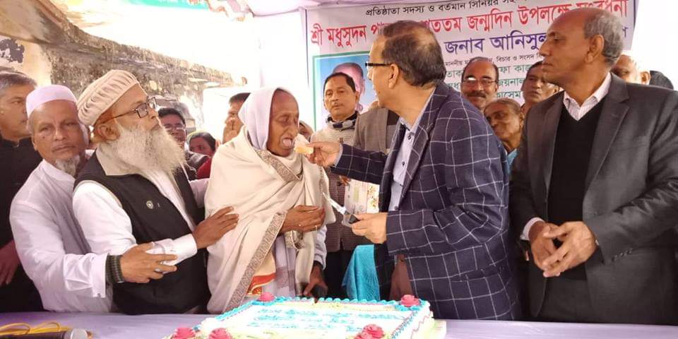 মধুসুদনের শতবর্ষের কেক কাটলেন আইনমন্ত্রী