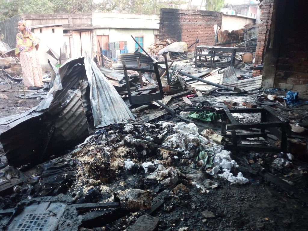 আখাউড়ায় অগ্নিকান্ডে পুড়ল ৬ দোকান