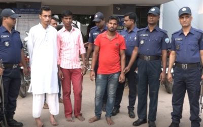থানার ভেতরেই ধরা খেলেন ভুয়া এএসপি সহ ৩জন(ভিডিও)