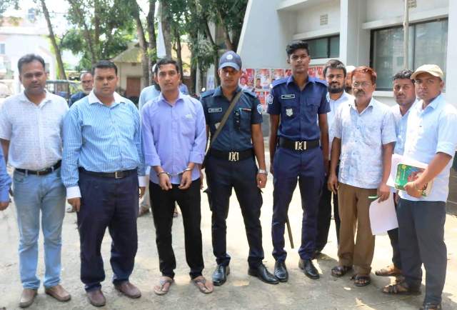 ডাক্তার না হয়েও করছেন চিকিৎসা, ভুয়া চিকিৎসকের জেল
