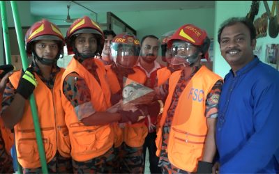 আটকে পড়া প্যাঁচা উদ্ধার করল দমকল বাহিনী (ভিডিও)