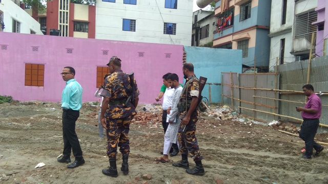 গোলাপ রেস্ট হাউজের পেছনের পুকুর ভরাট, ম্যাজিস্ট্রেটের অভিযান