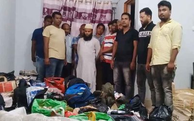 অবৈধভাবে ভারতীয় পণ্য পাচারকালে ১৩জন আটক, দুইটি মাইক্রোবাস জব্দ