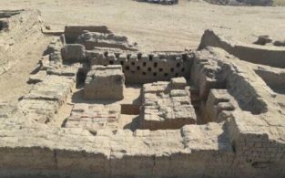 মিশরে ২০০০ বছরের প্রাচীন শহর আবিস্কার