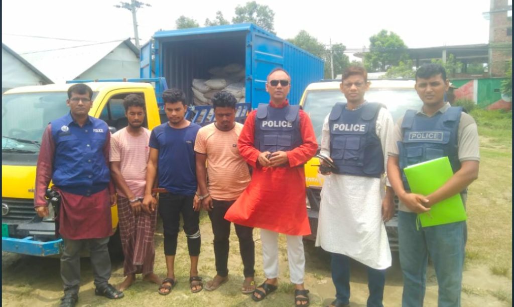 কসবায় ভারত থেকে পাচার হয়ে আসা ১০হাজার ৭৫০কেজি চিনি জব্দ,আটক-৪