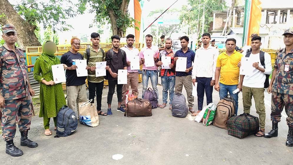 ভারতে কারাভোগ শেষে দেশে ফিরেছেন ১১ বাংলাদেশি