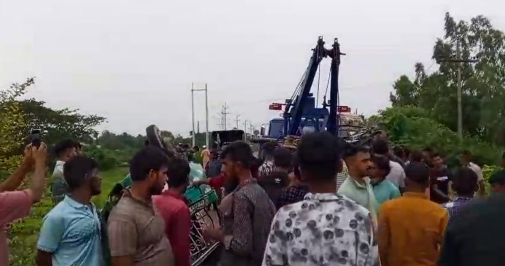 বিজয়নগরের রামপুরে সিএনজি চালিত অটোরিক্সা ও মোটরসাইকেলের সংর্ঘষে চার জন নিহত