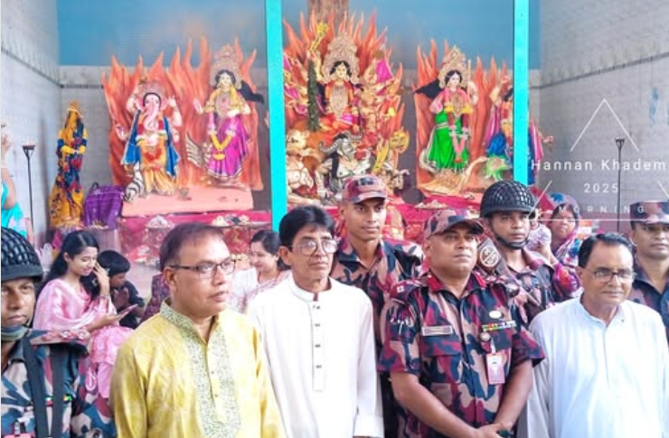 সীমান্তবর্তী পূজা মণ্ডপগুলোর নিরাপত্তায় সার্বক্ষণিক তৎপর আছে বিজিবি
