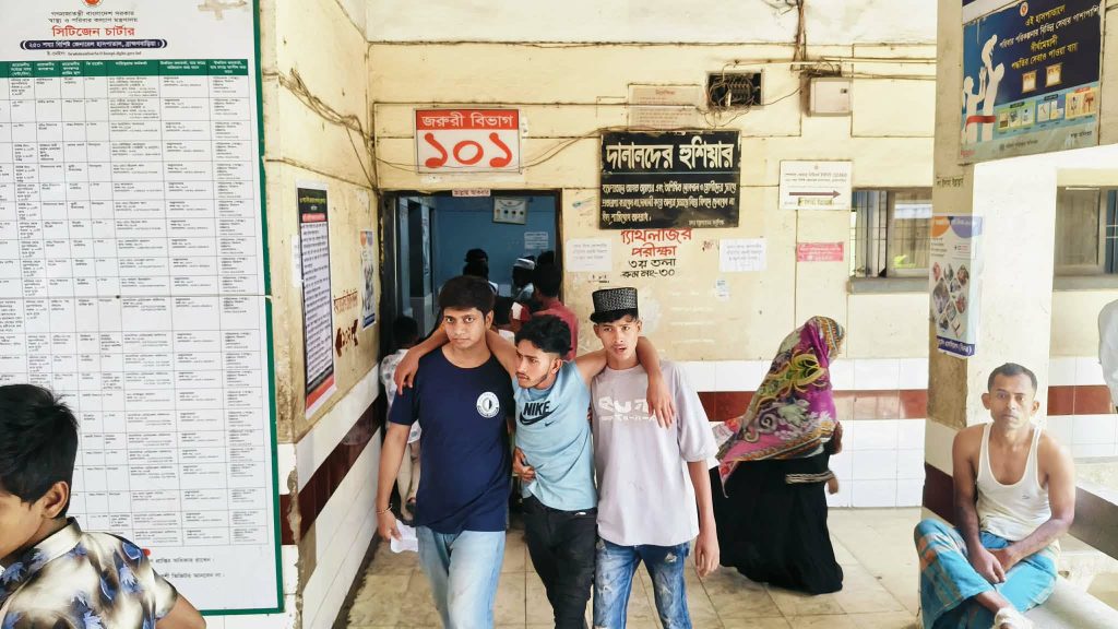 কুরবানির পশু জবাই ও মাংস কাটতে গিয়ে আহত দেড়শ