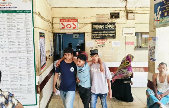 কুরবানির পশু জবাই ও মাংস কাটতে গিয়ে আহত দেড়শ
