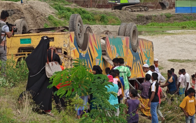 সরাইলে বাস খাদে পড়ে নারী ও শিশুসহ নিহত ৪