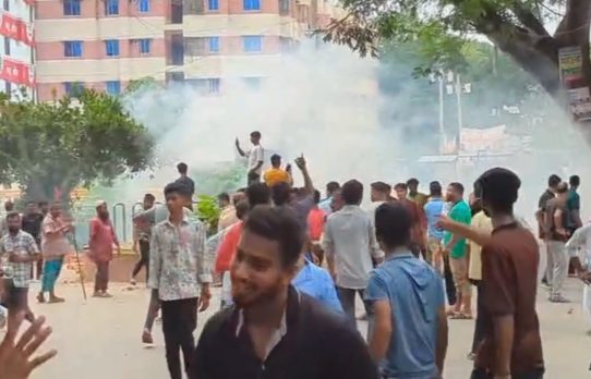 কসবায় হজযাত্রীর লাগেজ নিয়ে দুই পক্ষের মধ্যে সংঘর্ষ, আহত ১০