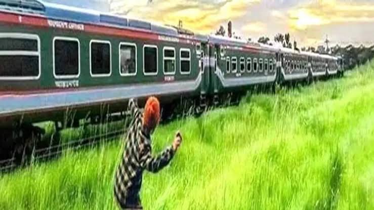 ব্রাহ্মণবাড়িয়ায় ফের ট্রেনে পাথর নিক্ষেপ, আহত হিসাব রক্ষক 