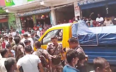 কসবায় ‘মব’ করে বিজিবির কাছ থেকে চোরাইপণ্যের গাড়ি ছাড়িয়েছে চোরাকারবারিরা