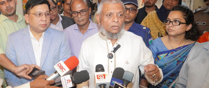 ডিসি সারওয়ার ‘চোখ খুলে দিয়েছেন’, মাজারের স্বচ্ছতা নিশ্চিত করব: আরিফুল হক