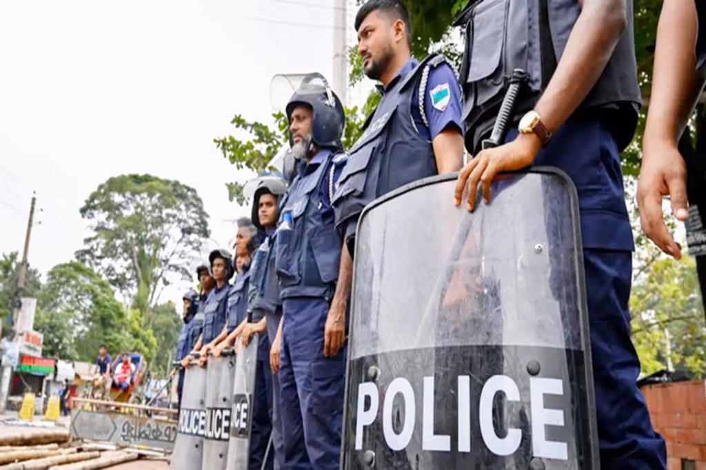 কার্যক্রম নিষিদ্ধ আ. লীগের প্রতিষ্ঠাবার্ষিকী ঘিরে ঢাকায় নিশ্ছিদ্র নিরাপত্তা ব্যবস্থা
