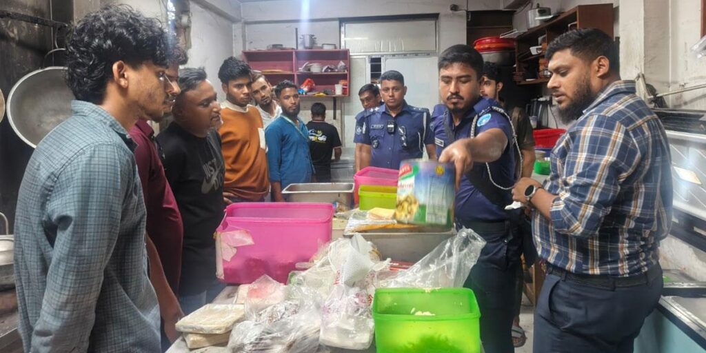 আখাউড়ায় ৩ চাইনিজ রেস্তোরাঁকে ভ্রাম্যমাণ আদালতের জরিমানা