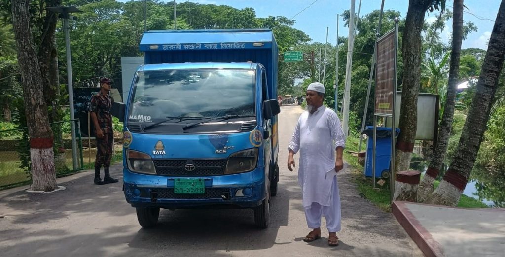 ত্রিপুরার মুখ্যমন্ত্রীর জন্য ৬০০ কেজি আম উপহার পাঠাল সরকার