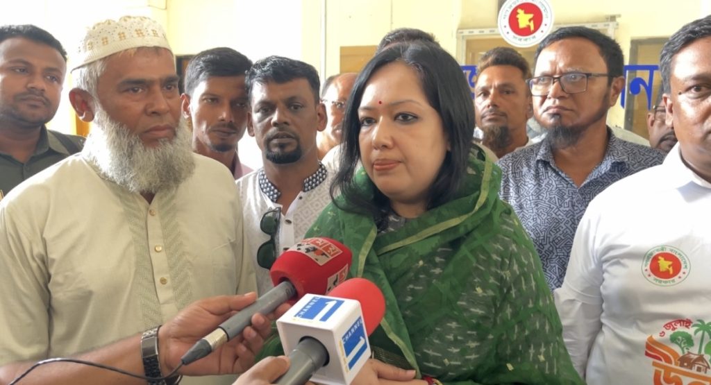 শেখ হাসিনার দেশে ফিরতে আইনগত কোনো বাধা নেই: রুমিন ফারহানা