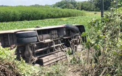 কসবায় যাত্রীবাহী বাস উল্টে আহত অন্তত ১২