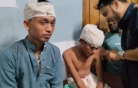 পুলিশের সাংস্কৃতিক অনুষ্ঠানে মাদরাসাছাত্রদের বাধা, লাঠিচার্জে আহত ২০