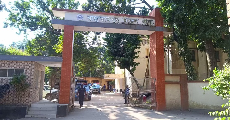 বাঞ্ছারামপুরে পুলিশের ওপর হামলা, ৪ পুলিশ আহত