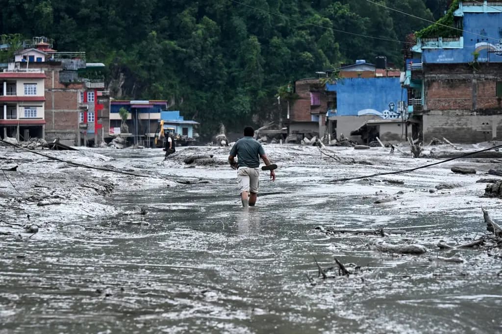 নেপালে আকস্মিক ভয়াবহ বন্যার কারণ কী?
