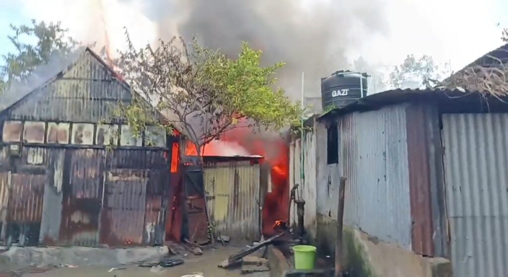 ব্রাহ্মণবাড়িয়ায় অগ্নিকাণ্ডে ১০ বসতঘর পুড়ে ছাই