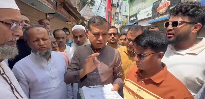 মসজিদ রোড-খালপাড় প্রস্তাবিত নতুন রাস্তা পরিদর্শন করলেন এমপি শ্যামল