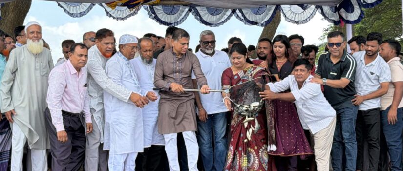 শাকলা বিলে এক লাখ রুইজাতীয় মাছের পোনা অবমুক্ত