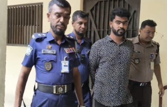 মালিক সেজে ভাড়ার মাইক্রোবাস বিক্রির অভিযোগ, প্রতারক গ্রেপ্তার