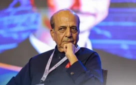 ‘হাসিনা তখনো প্রধানমন্ত্রী, তাঁকে গ্রহণ করা ছাড়া উপায় ছিল না’
