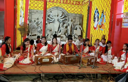 শঙ্খ-উলুধ্বনিতে মুখরিত ব্রাহ্মণবাড়িয়া, মহালয়ায় শুরু শারদোৎসব