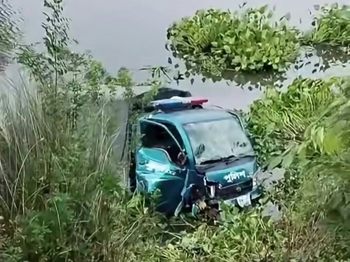 বিজয়নগরে পুলিশের পিকআপ ভ্যান খাদে পড়ে পুলিশ ও আসামিসহ আহত ৫