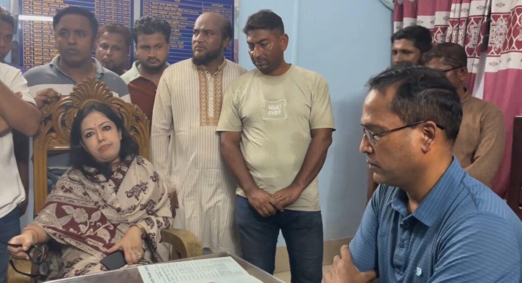 ওসির সঙ্গে রুমিন ফারহানার বাদানুবাদ, বললেন আপনি বিরাট আওয়ামী লীগ ছিলেন