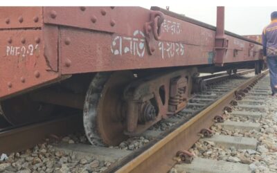 আখাউড়ায় উদ্ধারকারী ট্রেন লাইনচ্যুত, আহত ১, এক লাইনে চলাচল বন্ধ