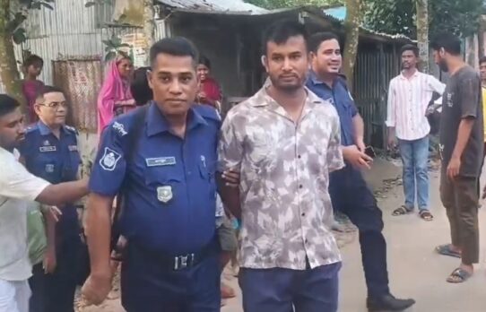 কসবায় ভুয়া পুলিশ আটক