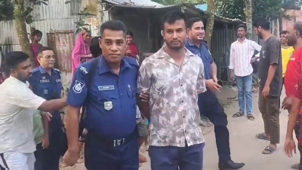 কসবায় ভুয়া পুলিশ আটক